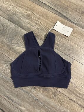 BuffBunny Ribbed Navy Front-Keyhole Sports Bra